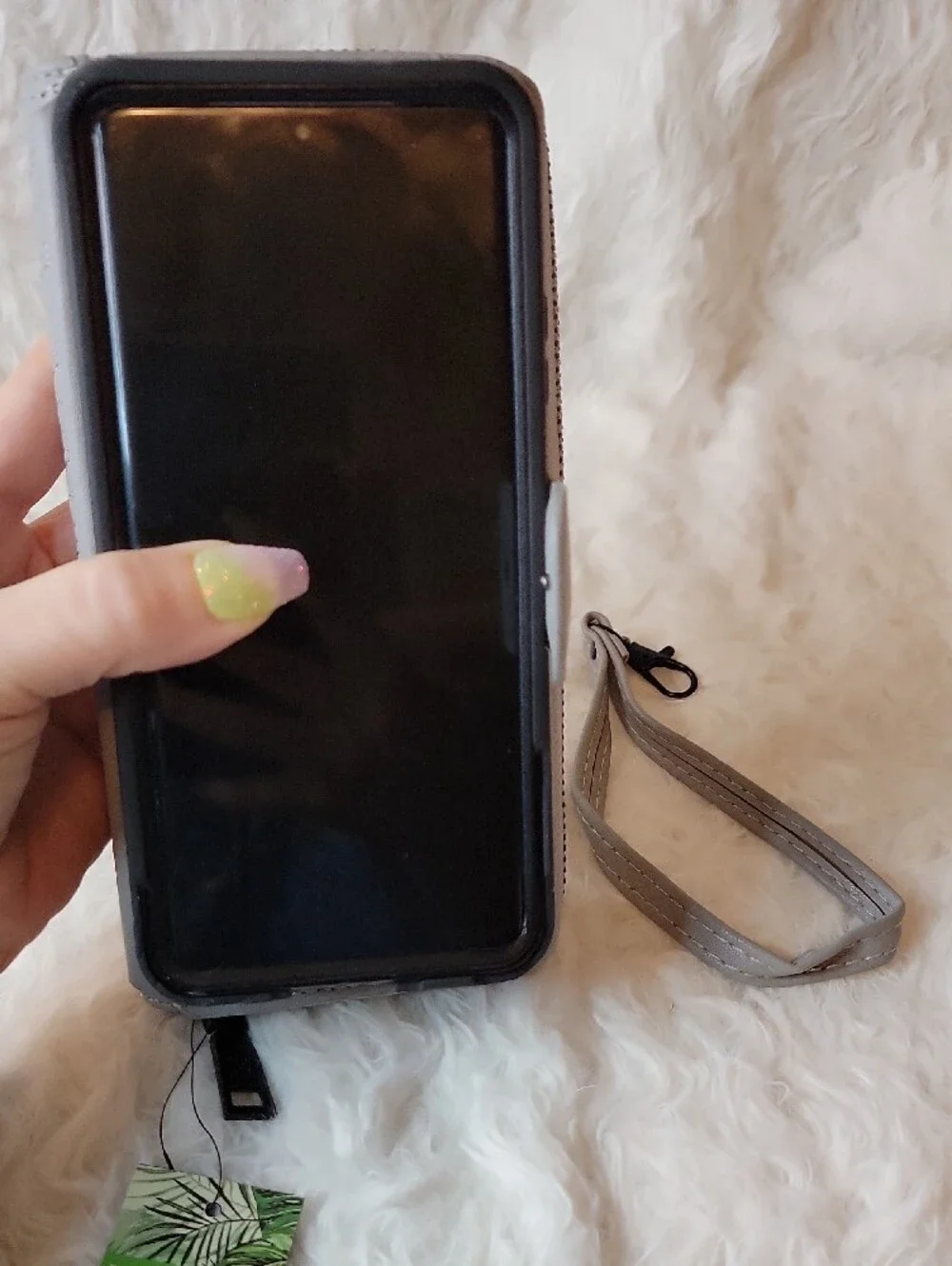 NWT Badgley Mischka Quilted Gray Wristlet w/ Separate Phone Compartment